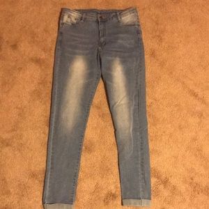 Originally bought from Amazon (brand is unknown) and it’s a size 8